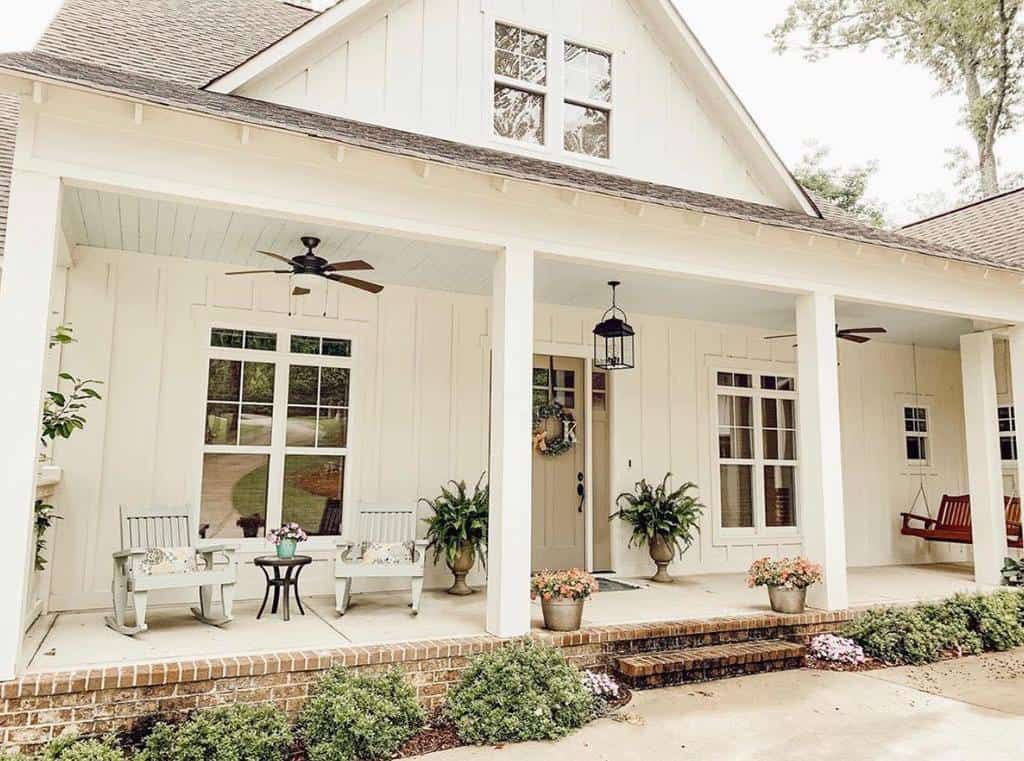 The Ultimate Guide to Creating a Charming Farmhouse Front Porch