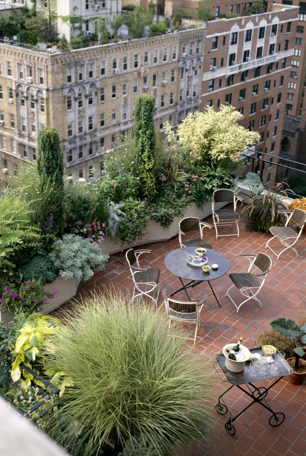 The Ultimate Guide to Designing a Stunning Rooftop Deck