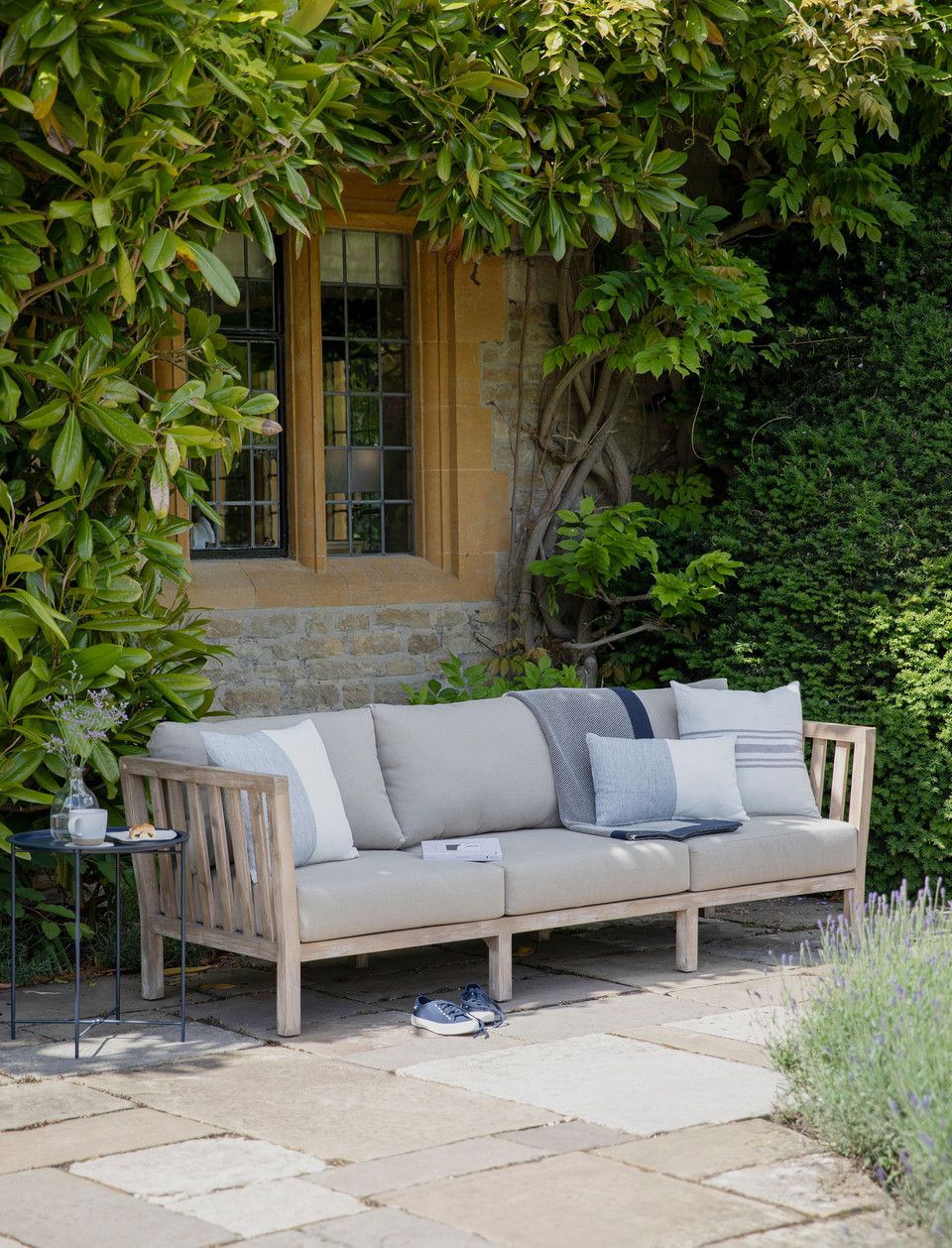 The Ultimate Guide to Finding the Perfect Garden Sofa