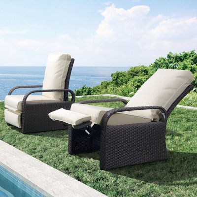 The Ultimate Lounge Experience: Outdoor Recliners for Relaxing in Nature