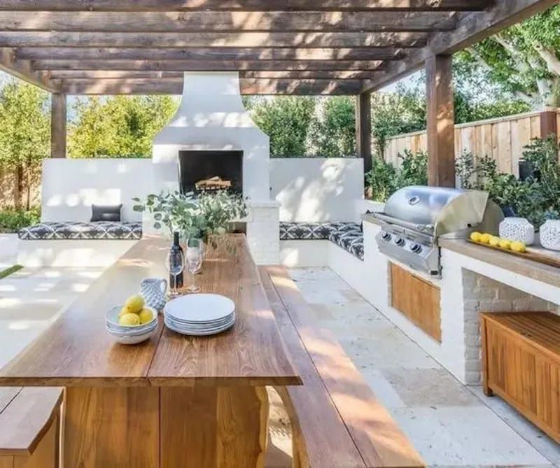 The Ultimate Outdoor Cooking Space: A
Backyard Kitchen