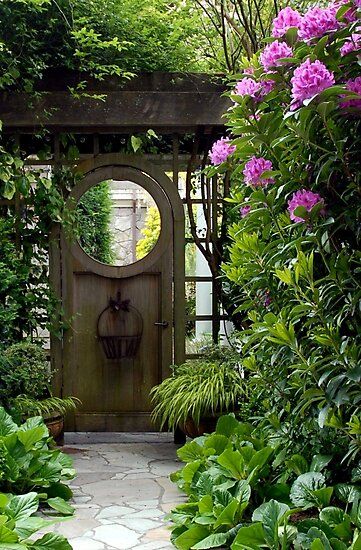 Tiny Garden Gates: The Perfect Entrance for Your Green Sanctuary