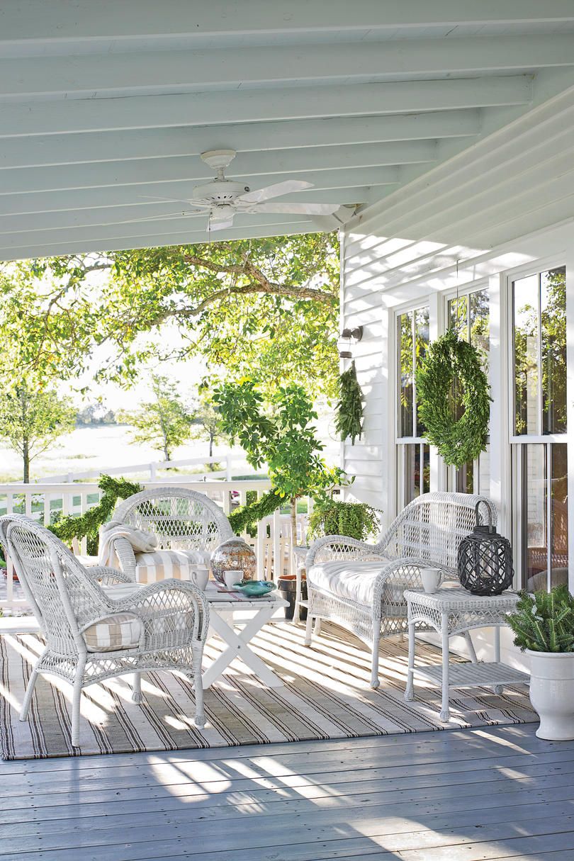 Transform Your Front Porch with Stylish Furniture