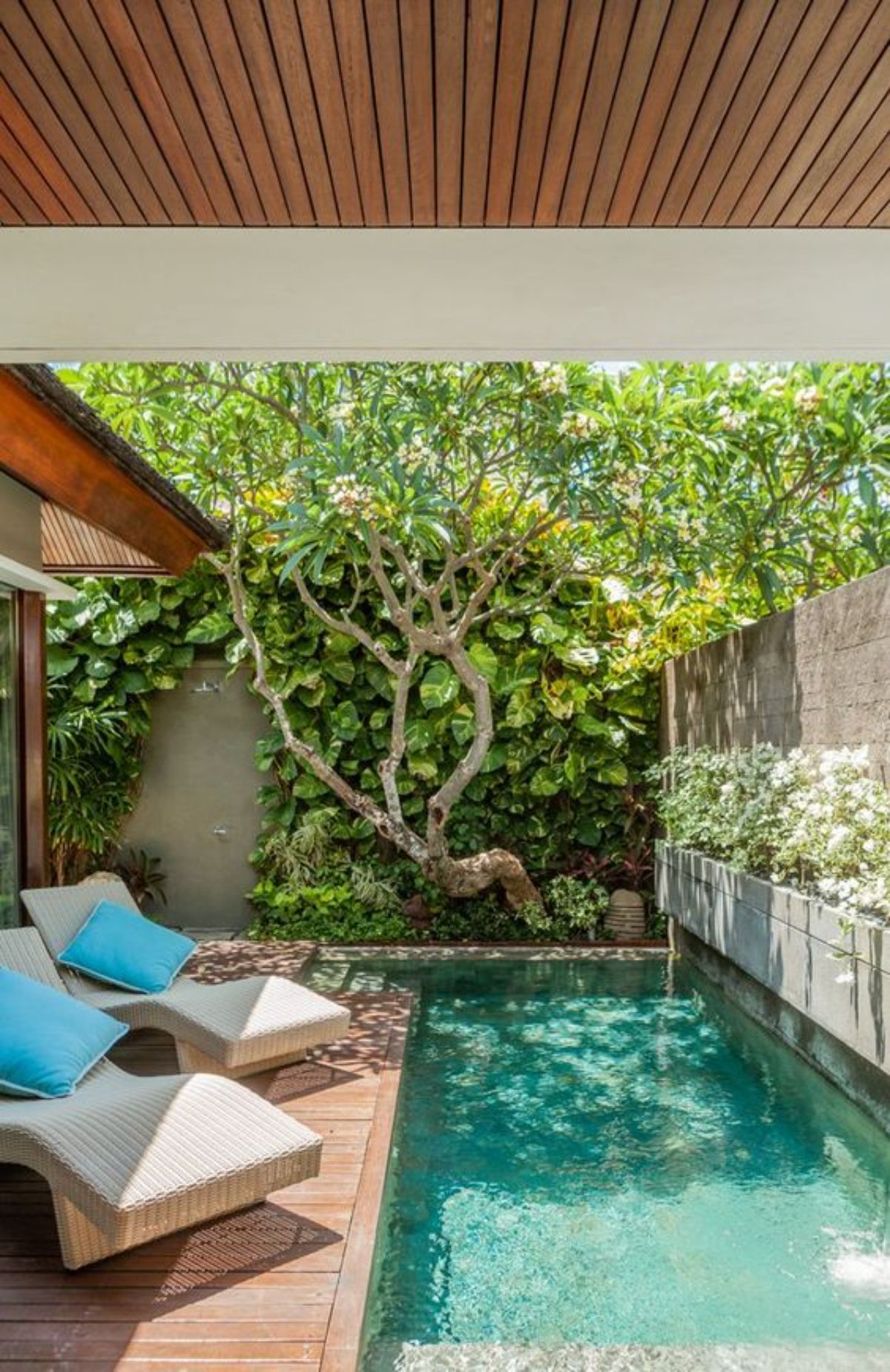 Transform Your Outdoor Space with These Stunning Poolside Patio Ideas