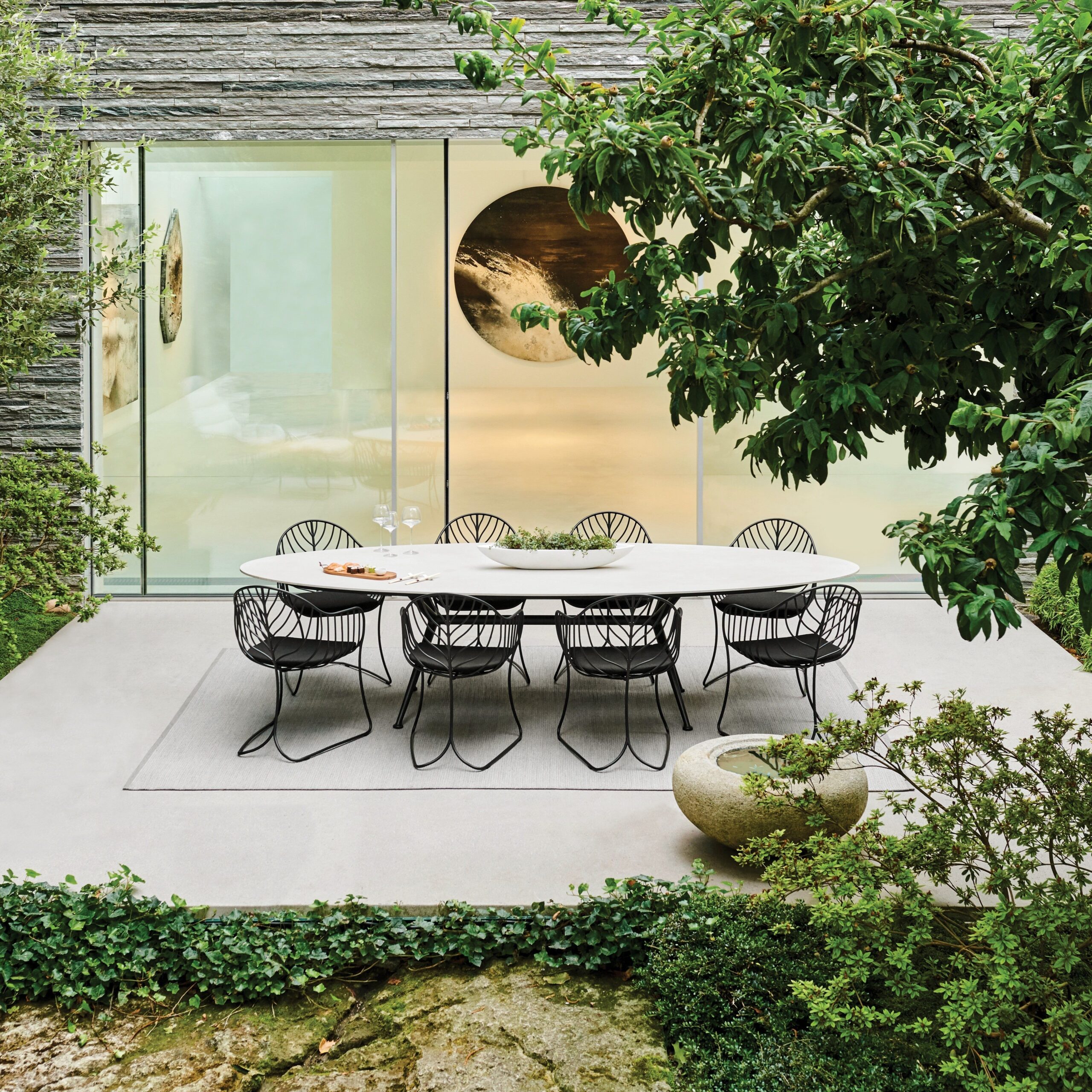 Transform Your Outdoor Space with a Stylish Dining Set