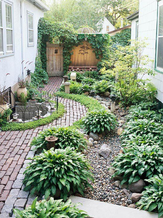 Transform Your Side Yard with Beautiful Landscaping