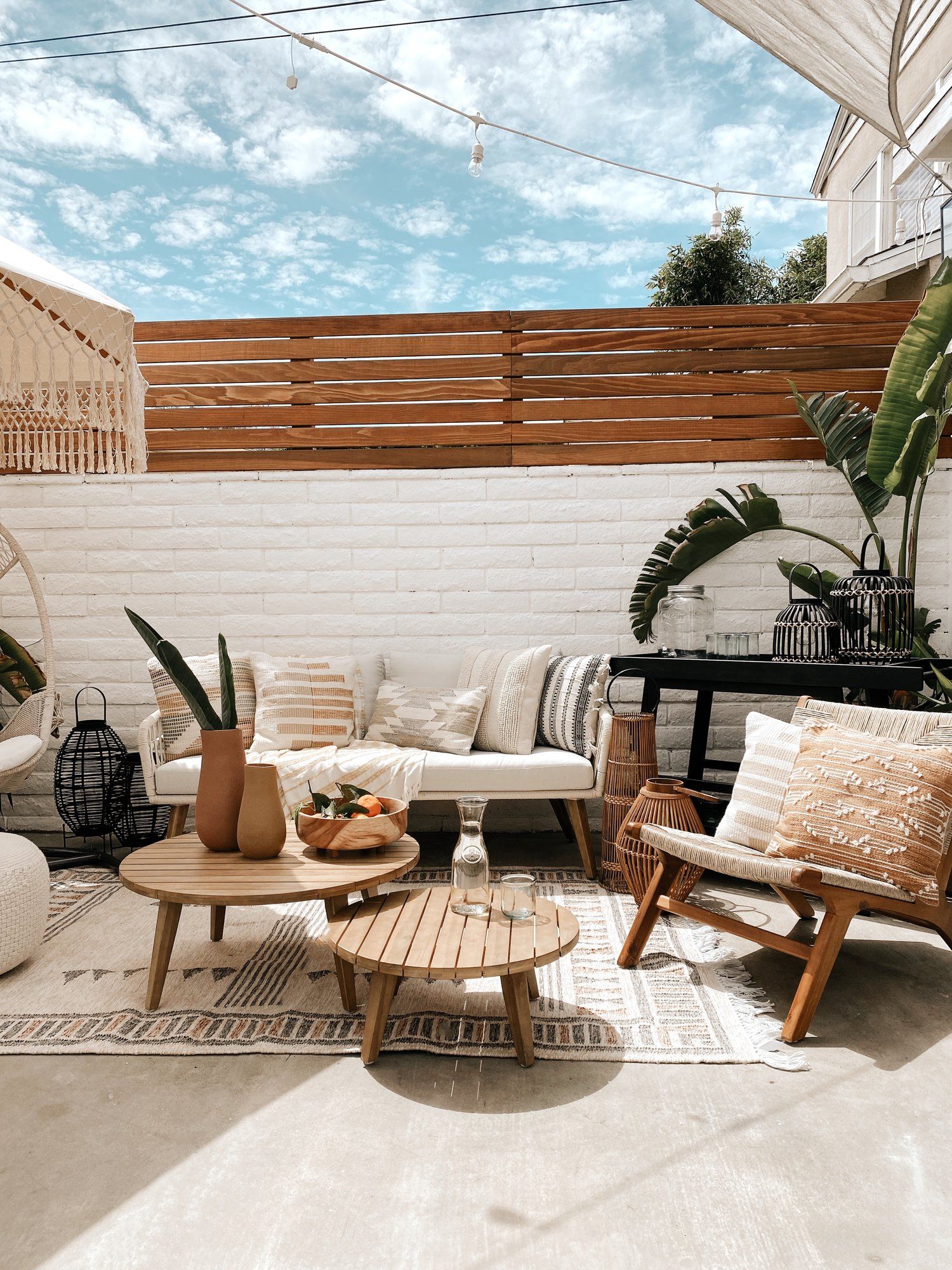 Transforming Your Outdoor Space with Stylish Backyard Furniture