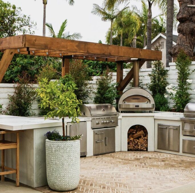 outdoor kitchen