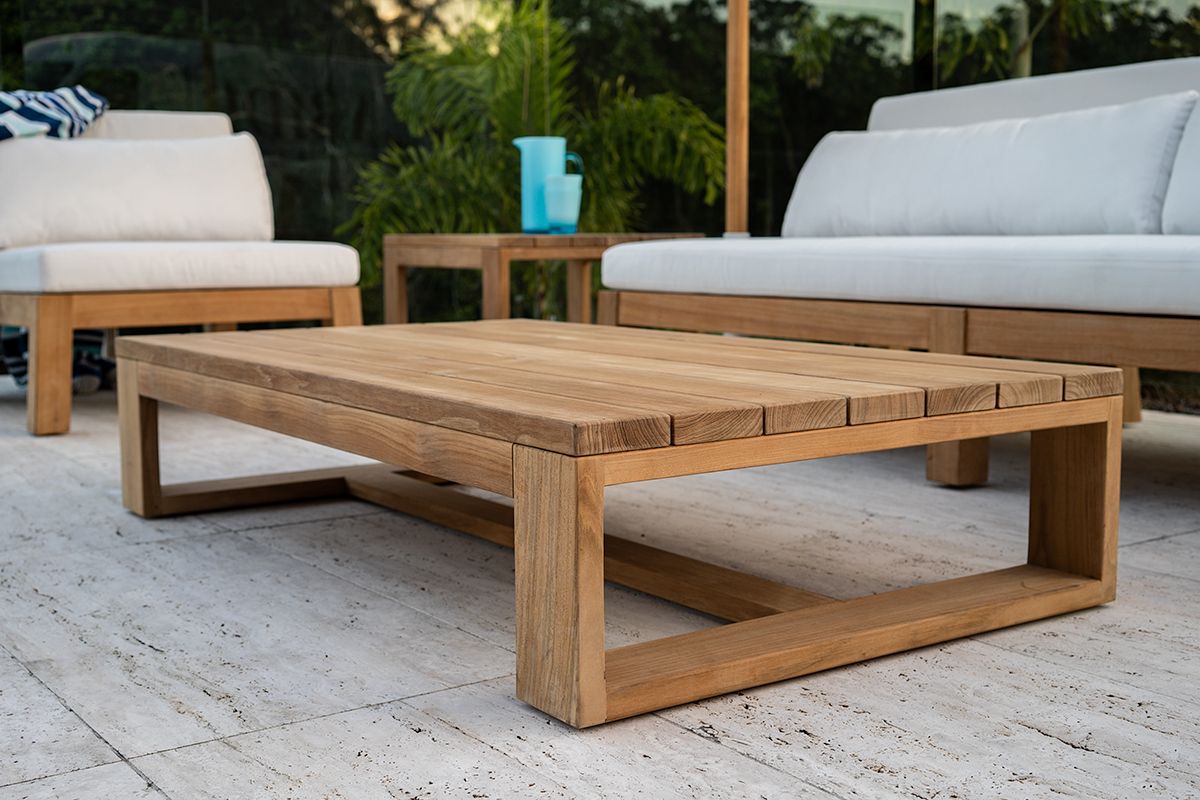 Upgrade Your Outdoor Space with a Stylish Table for Al Fresco Dining