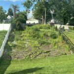 Looking for ideas to landscape our steep hill : r/landscapi