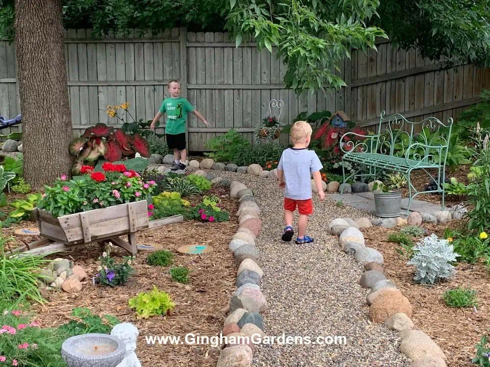 Gardening with Children (How to Get Kids Interested in Gardening .