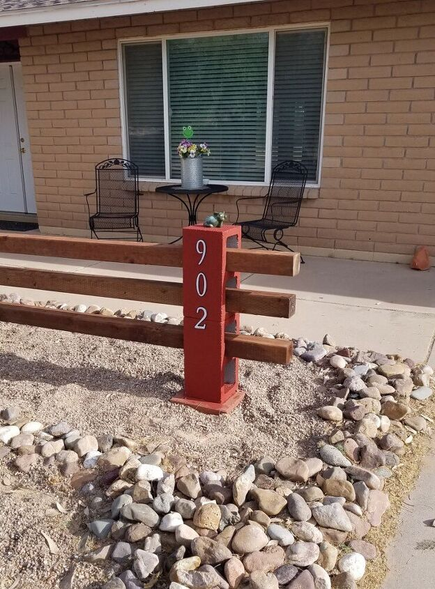 DIY Cinder Block Fence with 4x4's Rai