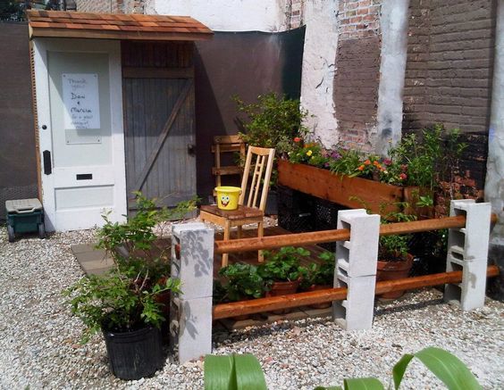 Innovative Cinder Block Garden Ide