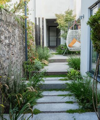 Courtyard garden ideas: 18 ways transform an enclosed space