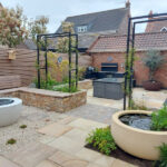 Stylish Courtyard Garden - Mountsorrel - Bel Grierson Garden .