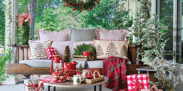 Create a Cozy Christmas Front Porch Setup - Cottage Journ