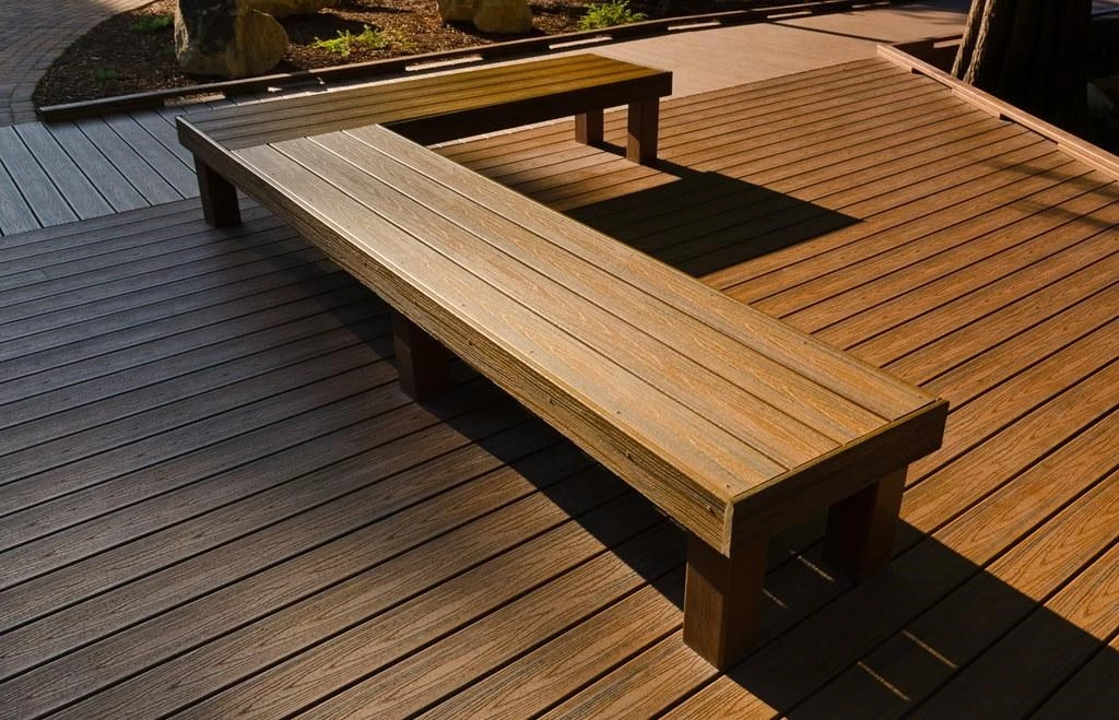 How to Build a Built-in Deck Bench | Decks.c