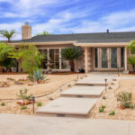 75 Desert Front Yard Landscaping Ideas You'll Love - May, 2024 | Hou