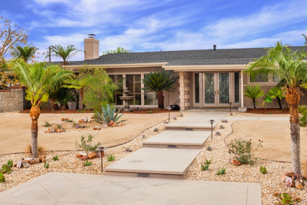 75 Desert Front Yard Landscaping Ideas You'll Love - May, 2024 | Hou