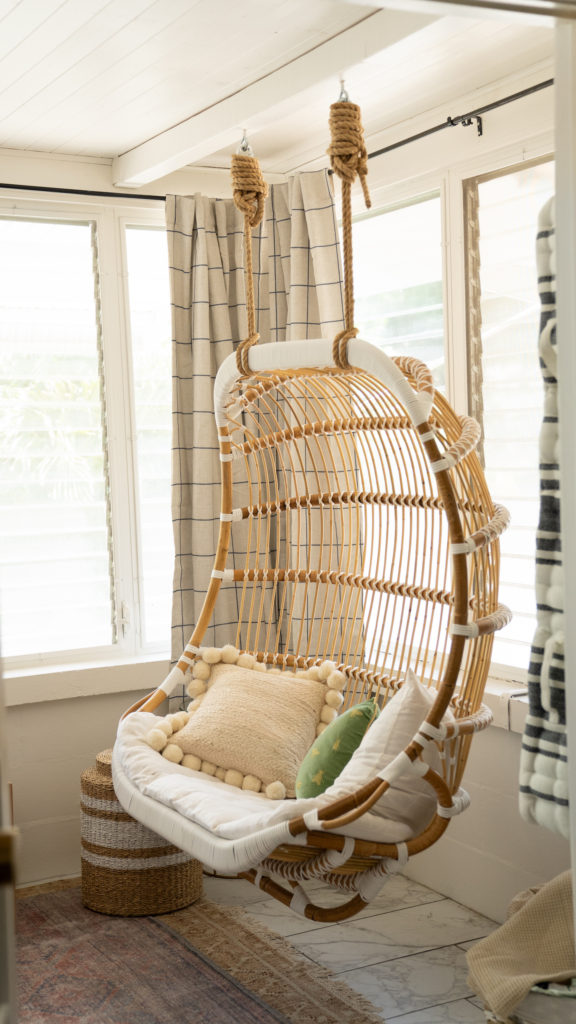 Coastal Enclosed Porch with Windows - Blushing Bungalow | So Cute .