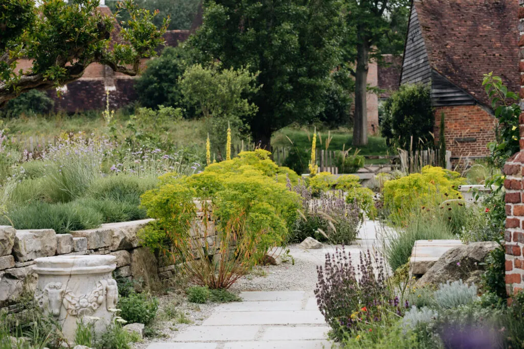 25 English gardens to visit - Gardens Illustrat