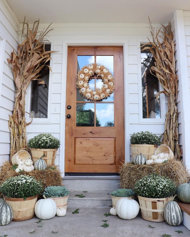 20+ Fall Porch Decorating Ideas That Have Us Bewitched | Fall .