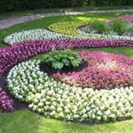 33 Beautiful Flower Beds Adding Bright Centerpieces to Yard .