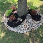 Creative Landscaping Ideas Around Tree Roots - The Honeycomb Ho