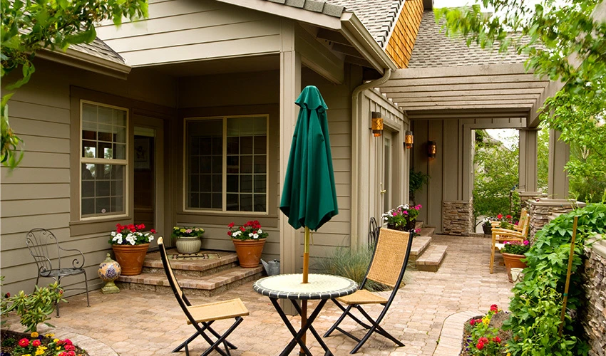 Easy but Lovely Front Yard Patio Ideas | Neighbourly Expert Ti