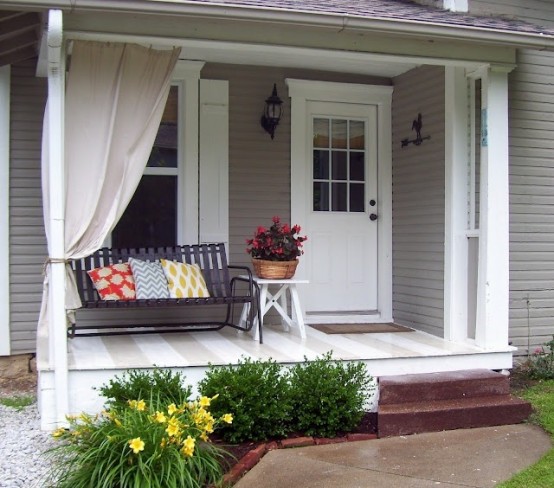 47 Cool Small Front Porch Design Ideas - DigsDi