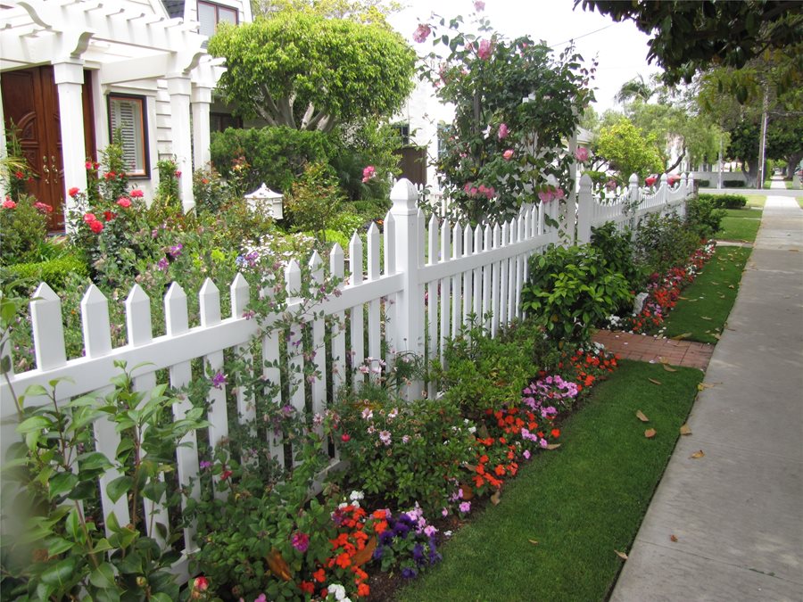 Front Yard Fence Ideas - Landscaping Netwo