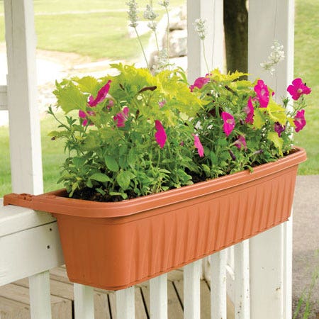 Garden Planters & Containers - Gardener's Ed