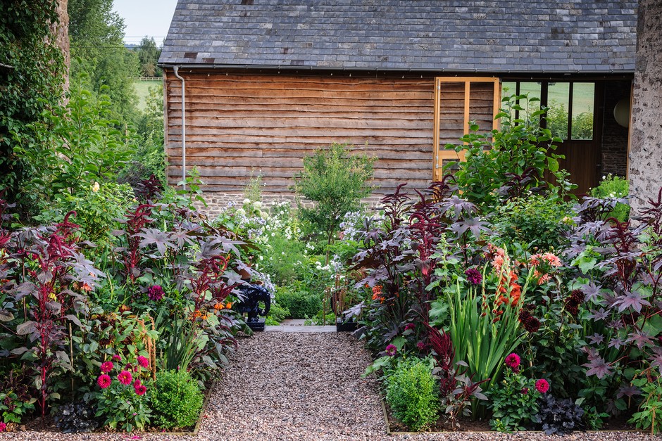 Garden Border Ideas: Beautiful Planting Ideas for the Garden | BBC .