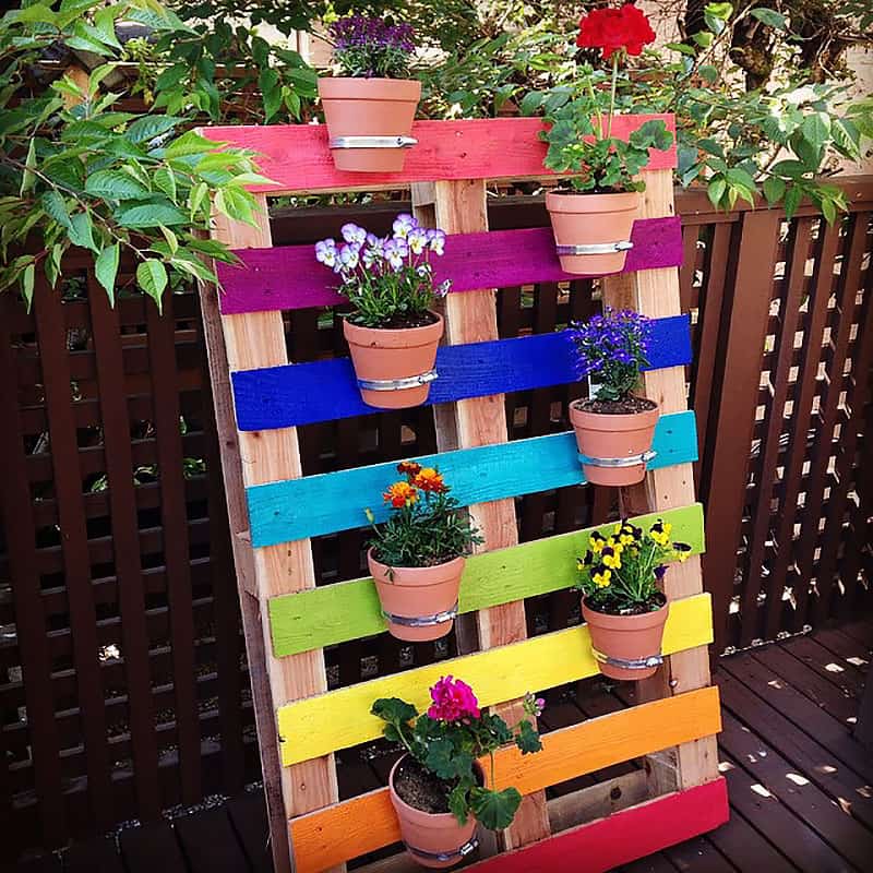 21 Spectacular Recycled Wood Pallet Garden Ideas To D