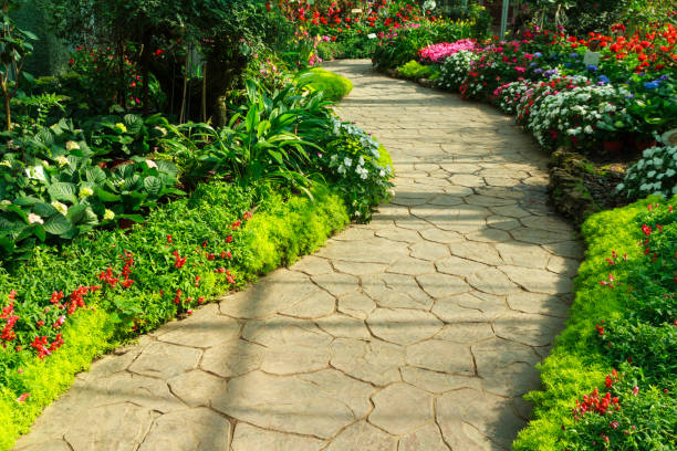 44,000+ Garden Path Stock Photos, Pictures & Royalty-Free Images .