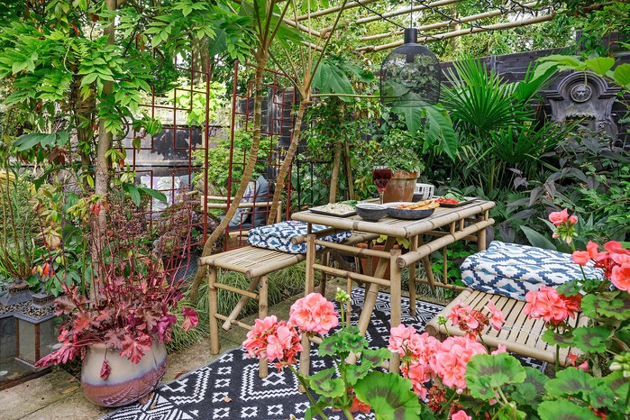 Pergola Ideas | BBC Gardeners World Magazi