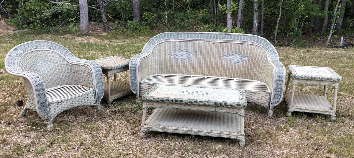 Vintage Rattan Patio Wicker Furniture Set 5Pcs Chair Tables .