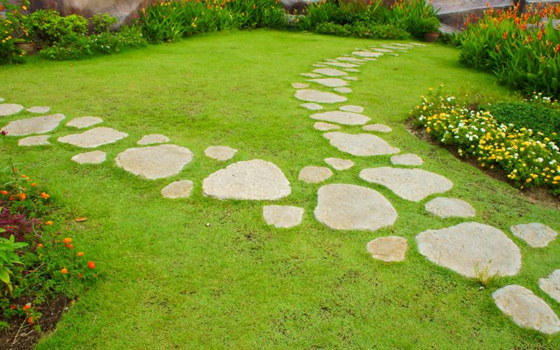 Stepping Stone Pathway for a Beautiful Gard