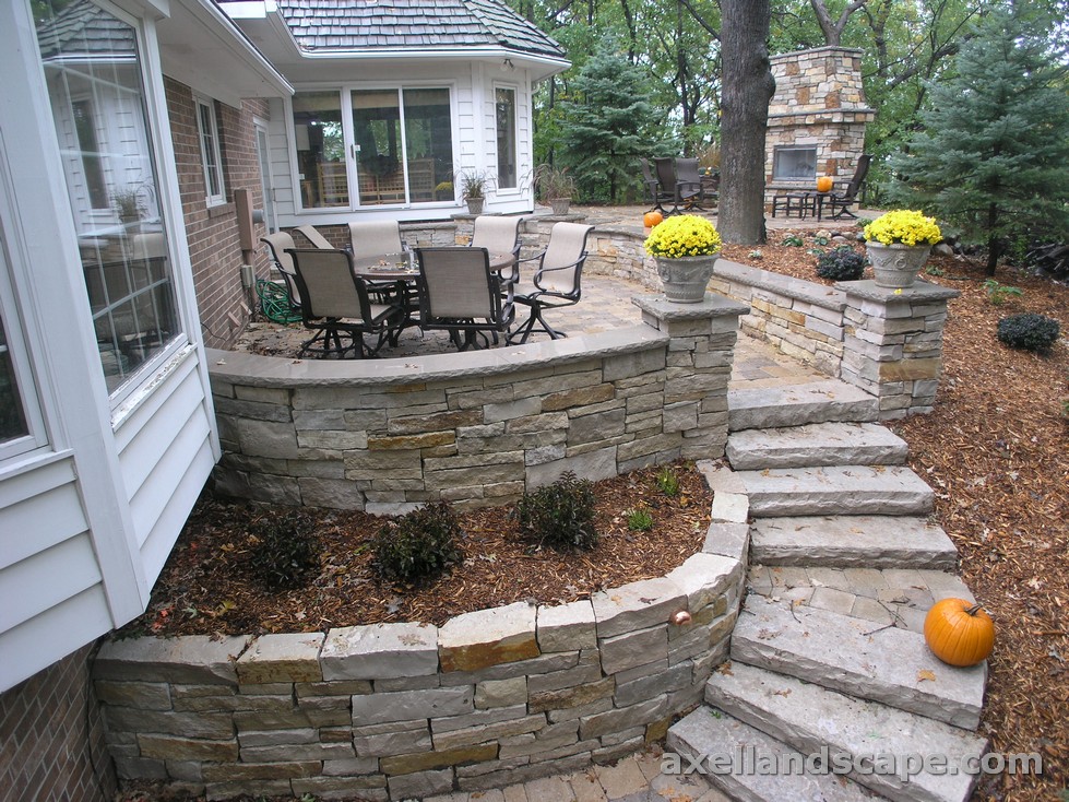 Retaining Wall Ideas: Does Your Yard Need One? | Axel Landsca