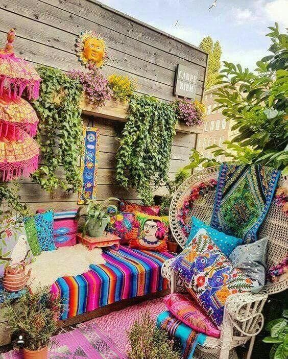 25 Bohemian Garden Ideas on a Budget | Bohemian patio, Boho patio .