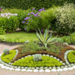 4 Simple Tips to Enrich A Garden with Dry Landscaping | Homeonli