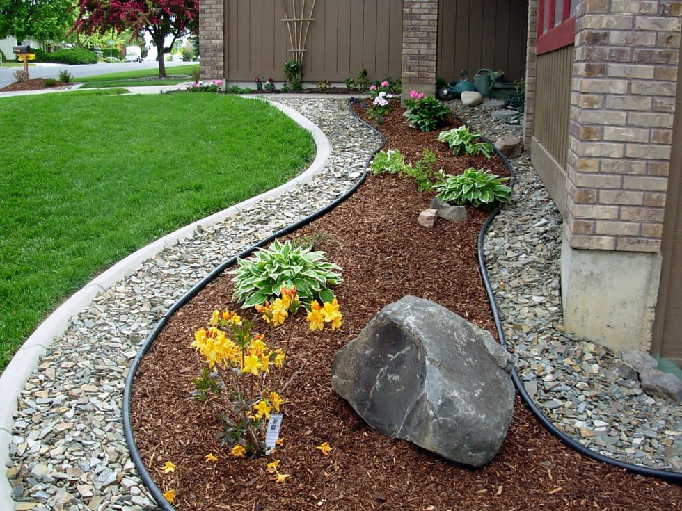 Ways to Enhance Your Outdoor Space with
Creative Landscape Designs