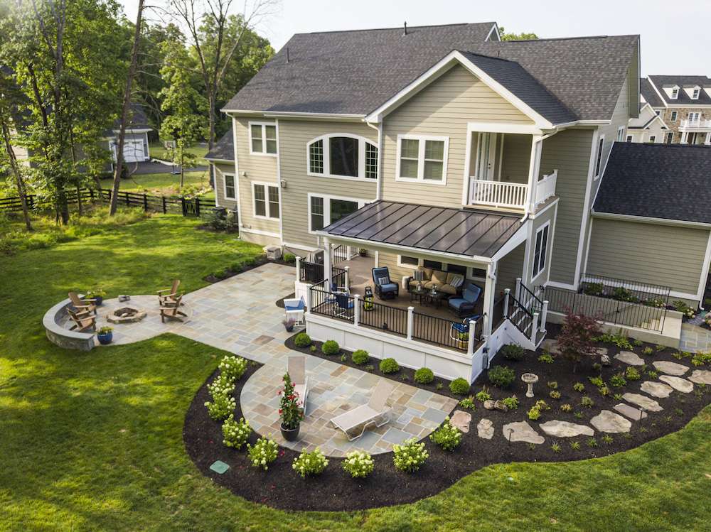 How to Landscape Around Your Deck: 4 Great Ide