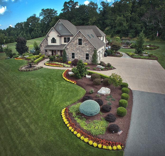 20 Driveway Landscape Designs | The Patio Company | Driveway .