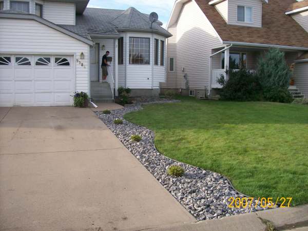 Driveway Landscaping Pho