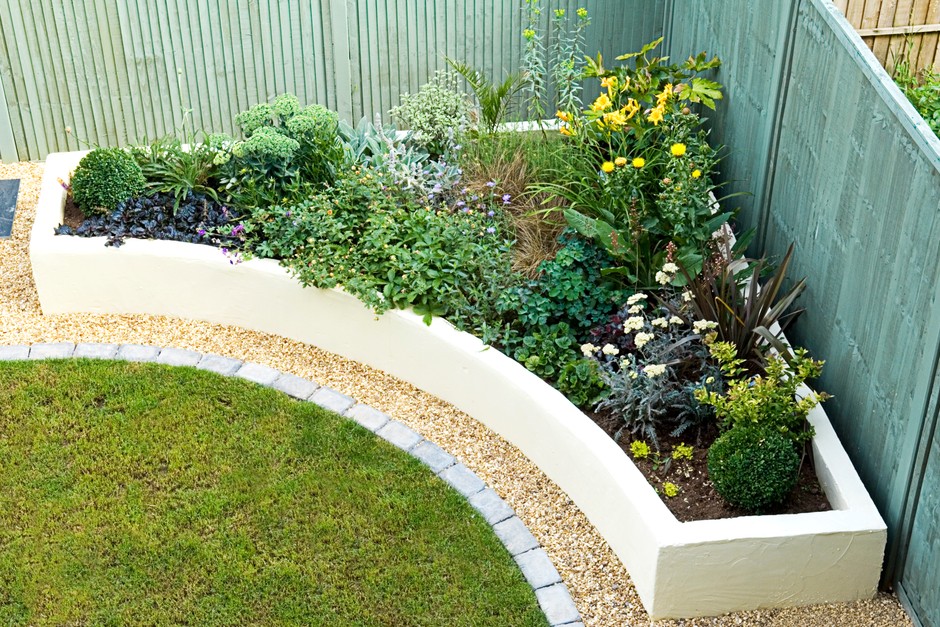 How to Build a Raised Bed | BBC Gardeners World Magazi