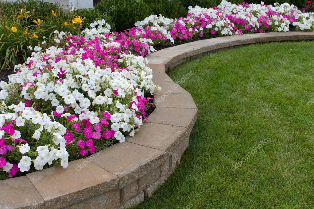 Four Creative Flower Bed Ideas to Get You Going – DK Landscapi