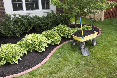 9 Simple DIY Ideas for Front of House Landscaping - Moving.c