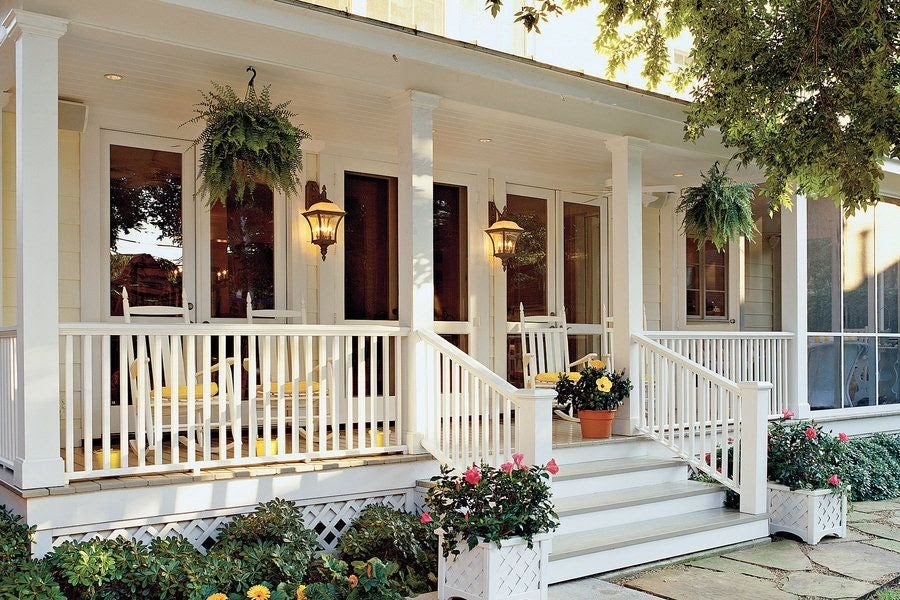 Creative Ways to Enhance Your Home’s
Front Porch