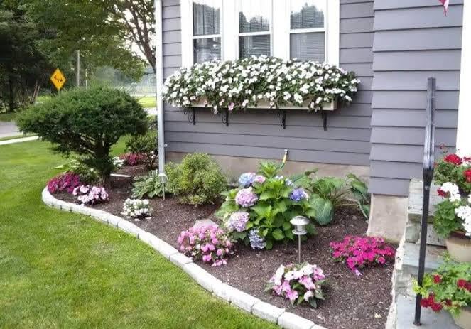 Low Maintenance Front Yard Landscaping : r/landscapi